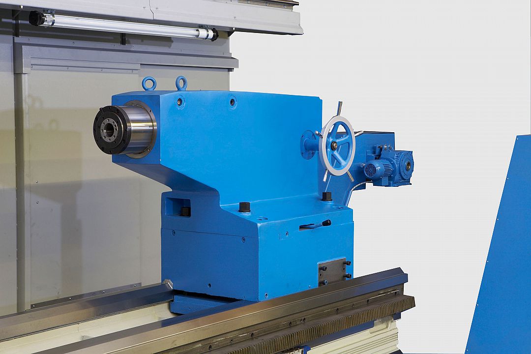 Solid tailstock with a quill diameter of 220 mm and bearing assembly in the quill&period;