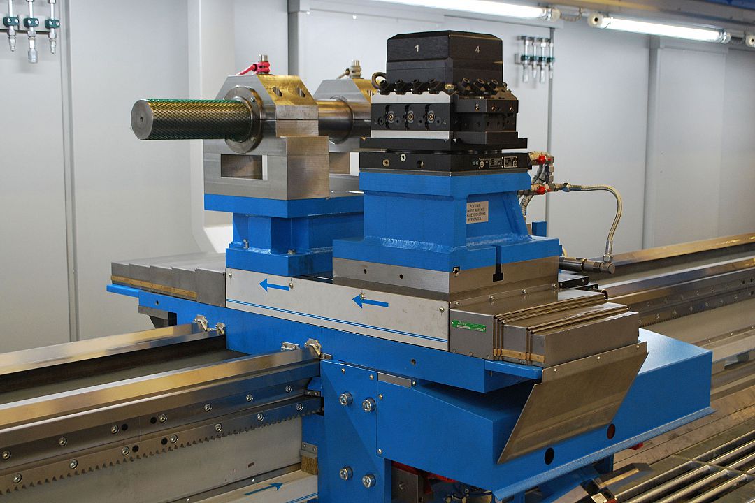 4-way horizontal turret and boring bar clamping support mounted on a zero-point clamping system&period;