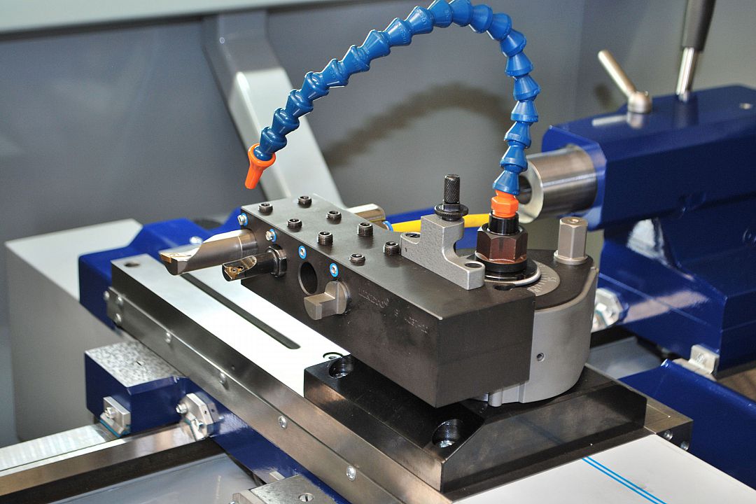 Different tool systems manually operated and automatically as a revolver&period;